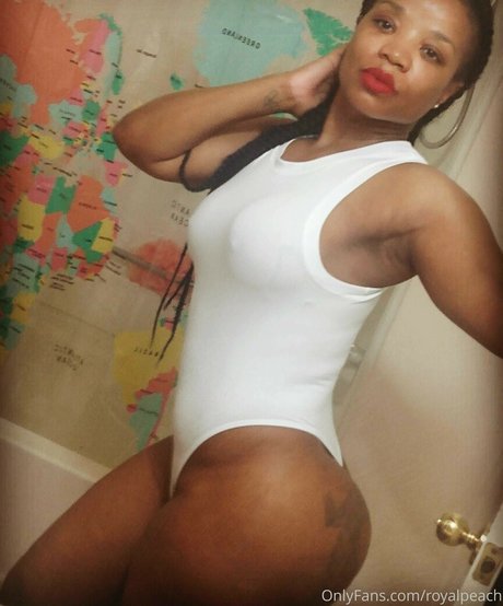 Sweetest Peach strip onlyfans