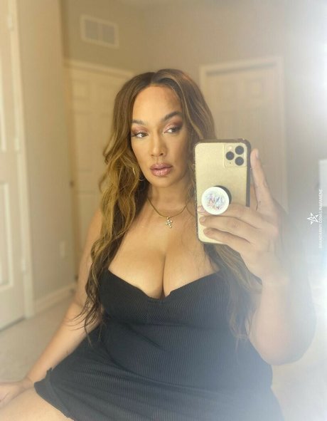 Nia Jax Lina Fanene onlyfans