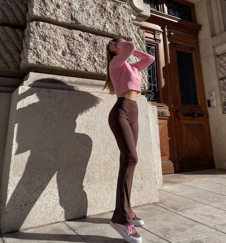 Elena Berri onlyfans page