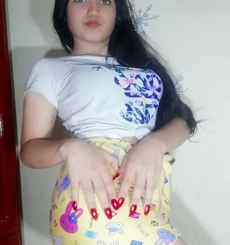 Elis Scratching ASMR onlyfans pic