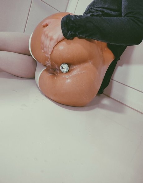 RemyReid naked on onlyfans