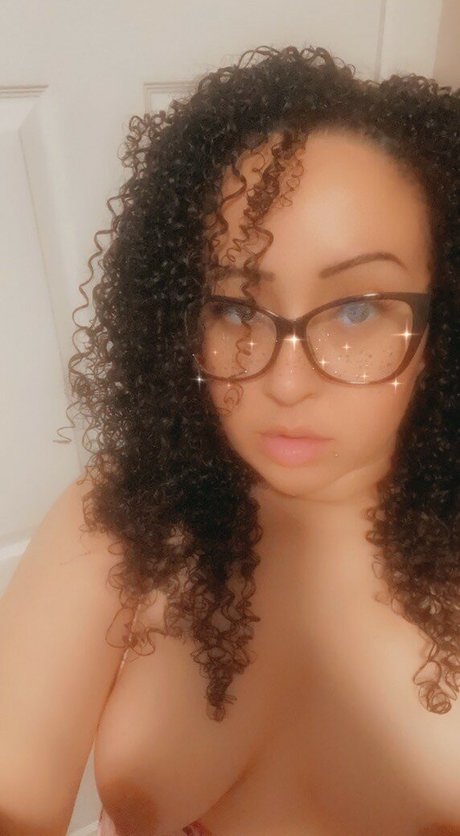 Justinee Starr onlyfans nude photos