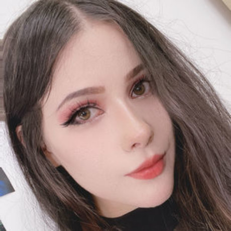 Laura Maya onlyfans nude