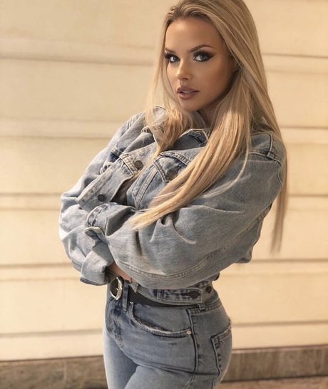 Becca Medlin onlyfans pic