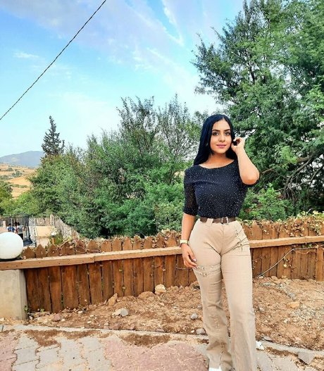 Olfa Fouzai is on onlyfans