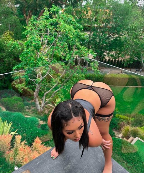 itsAshleyAp  snapshot