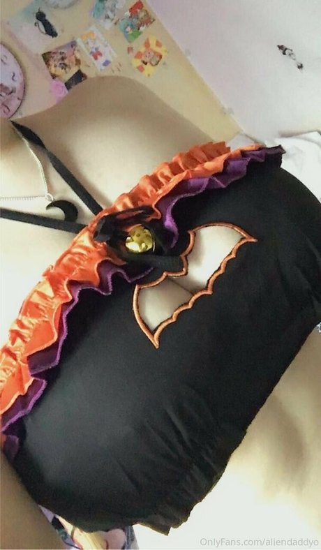 Aliendaddyo hot onlyfans