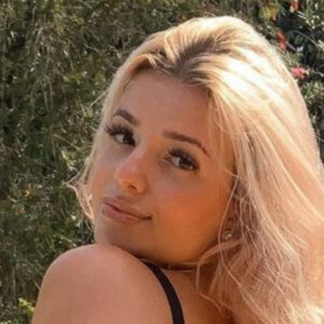 amateur lesbian onlyfans sexy portrait