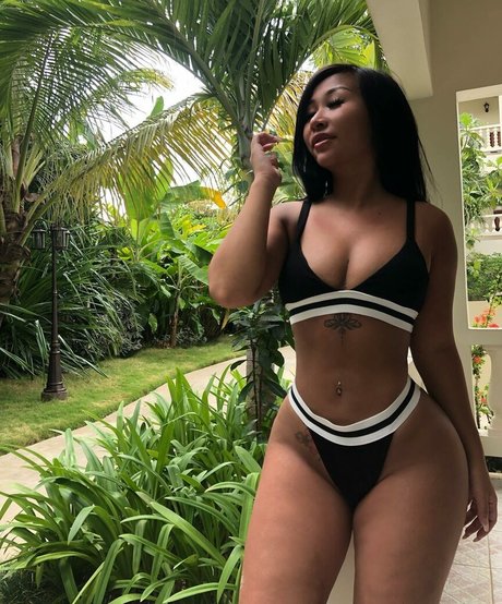 Nhi Tran onlyfans posts