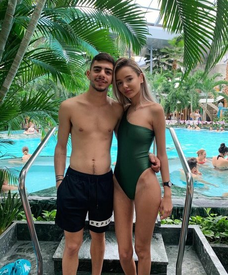 Mishel Zabelman onlyfans lesk