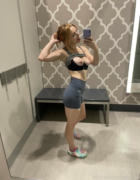 KendraNKendra Young onlyfans nude leaks