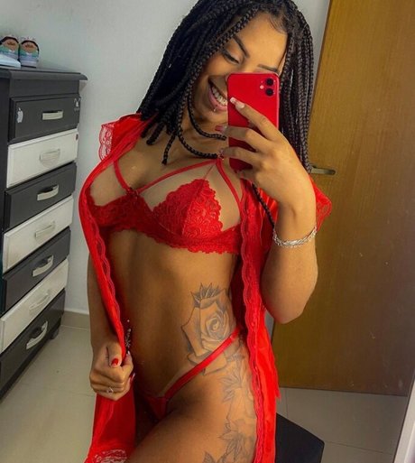 Vitoria Guarnieris onlyfans posts