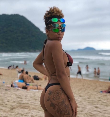 Vitoria Guarnieris onlyfans hot