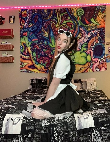 hooters onlyfans hot naked portrayal