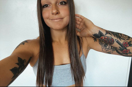 Teeteee16 nude on onlyfans