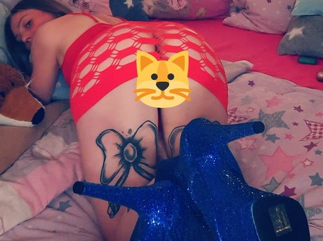 x nicht interessiert x onlyfans nudes