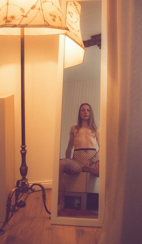 x nicht interessiert x only fans leak nude