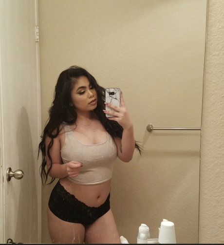 xstarmiya nude only fans