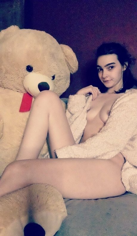 Chelsea Glitter onlyfans free