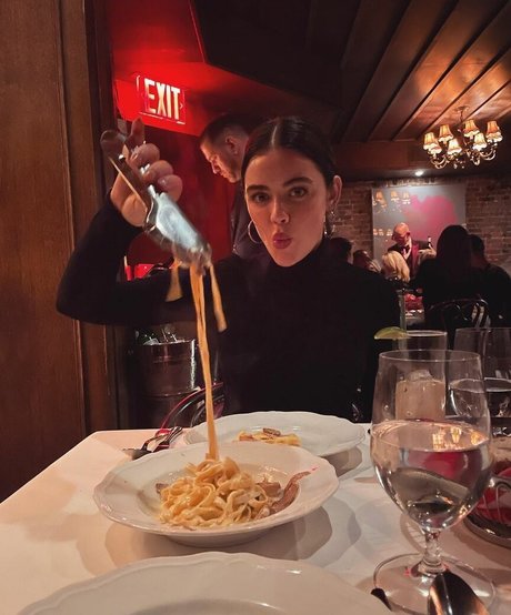 Lucy Hale nude onlyfans