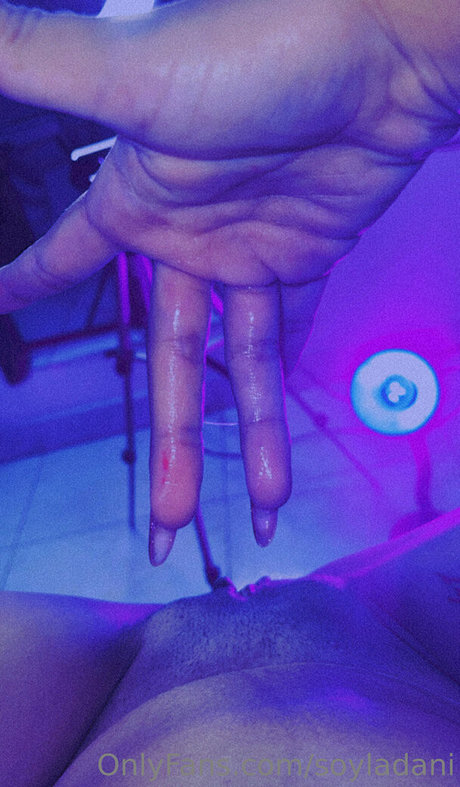 soyladani onlyfans model photo