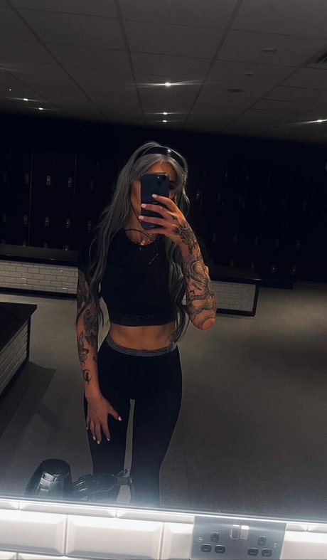 Hannah Taylor nude only fans