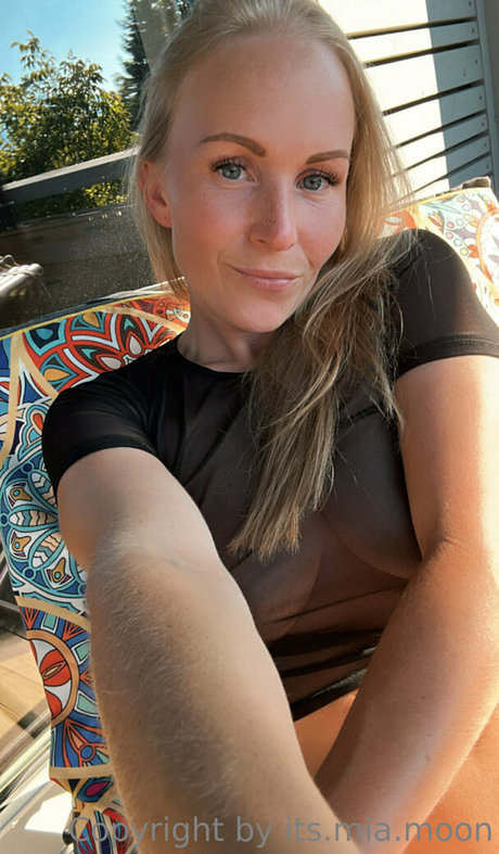 Mia Moon naked onlyfans leaked
