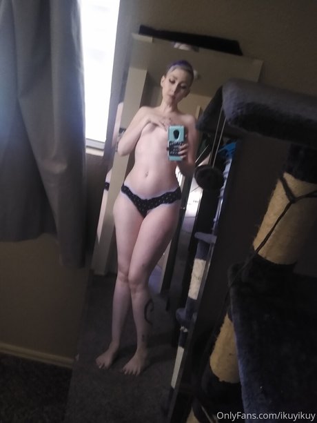 sexy blonde onlyfans nice self-portrait