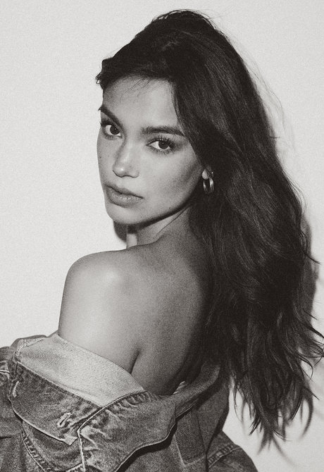 Sarah Lewis porn onlyfans