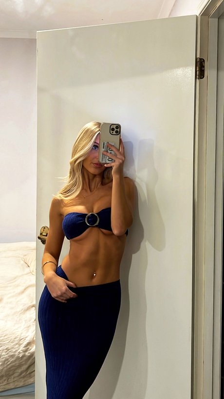 Cassie And Chloe Roberts onlyfans.