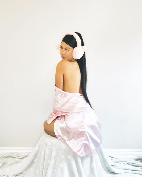 Alyanna Joelle nude onlyfans