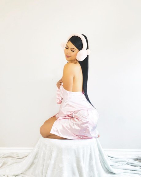 Alyanna Joelle topless onlyfans