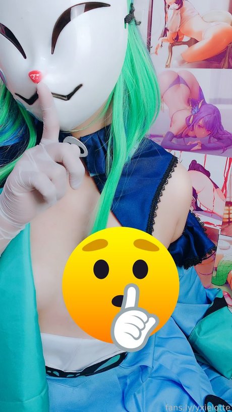 Yaxie Lotte onlyfans leams