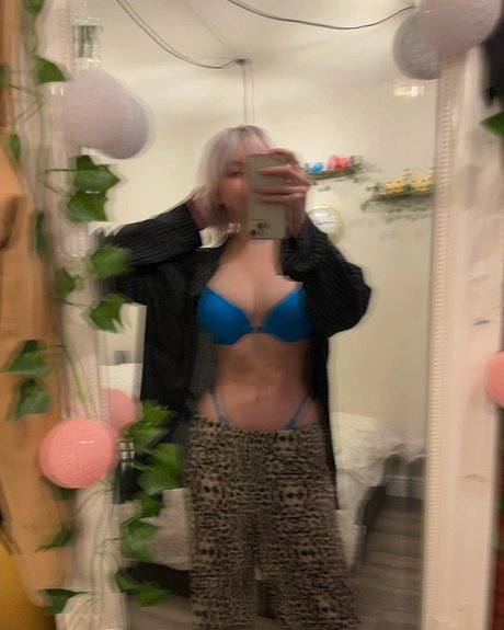 M Ae 3 onlyfans picture