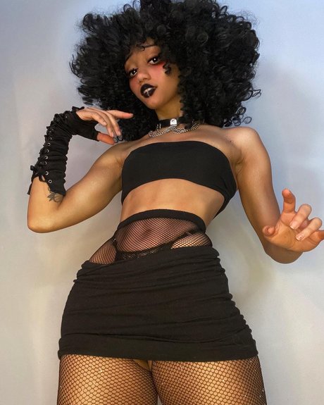 Ladokei Crystal onlyfans naked