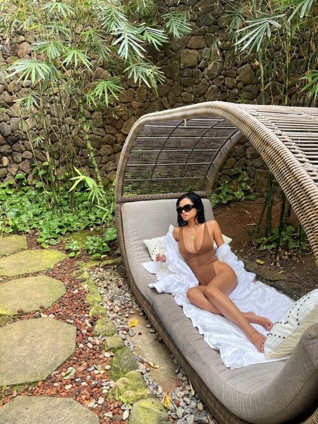 Alyssa Silos nude only fans