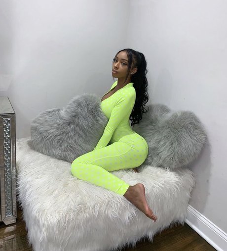 Ashley Burgos onlyfans fotos