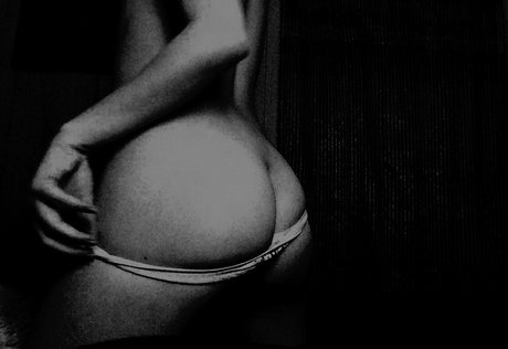 Elyse Summer Profile image