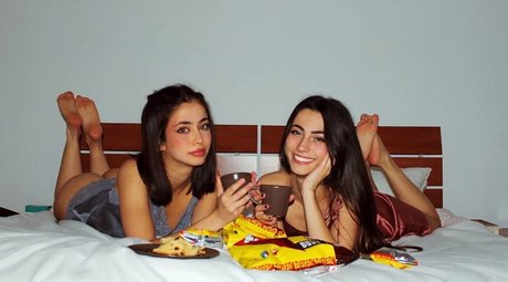 Lucrelisa_ onlyfans leams