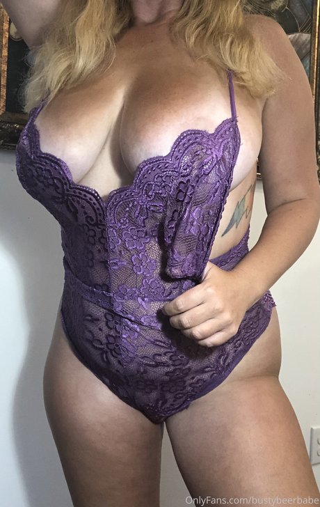 Busty nude onlyfans