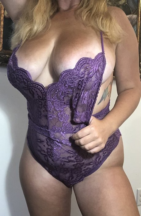 Busty onlyfans sex