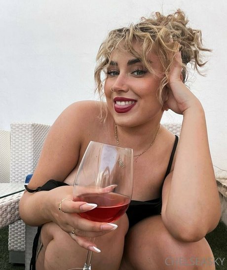 Chelseasky is on onlyfans