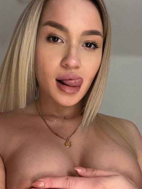 molly hot only fans pic