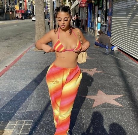 Submissive Skylar onlyfans model images