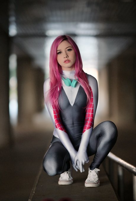 blonde deepthroat onlyfans art naked plate