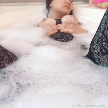 Rozie Reign XXX  snapshot