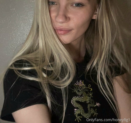 Honeyfig onlyfans content type