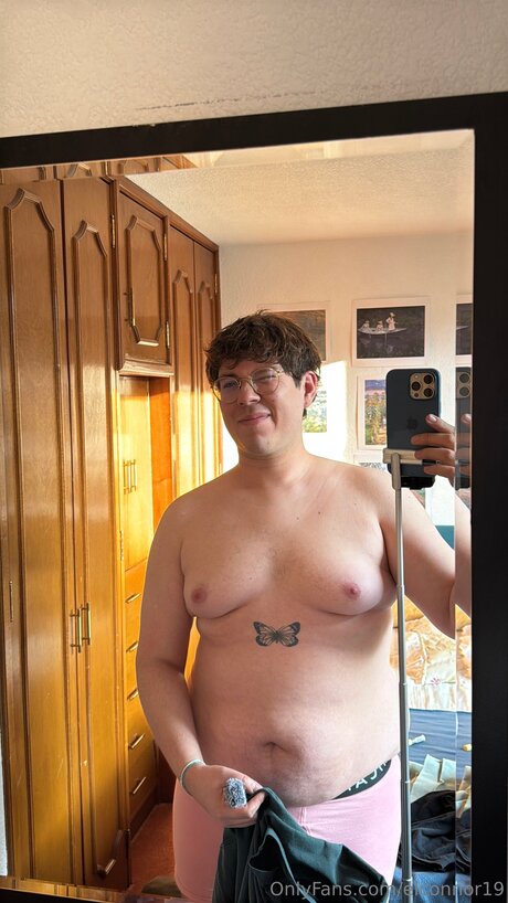 Elconnor19 on onlyfans