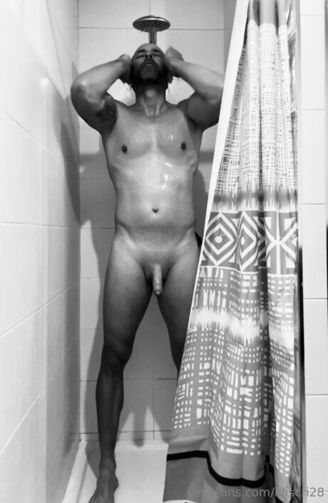 Lucri28 naked onlyfans pics