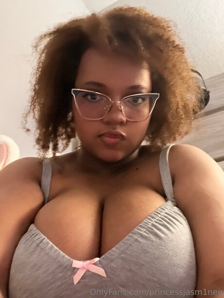 Princessjasm1nee nude onlyfans leaks